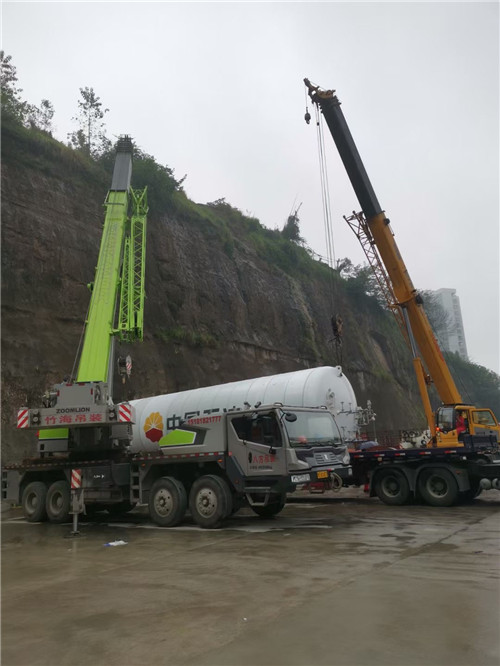 浦北县“不怕风雨冻”—— 吊车的 “恶劣环境适应” 技术
